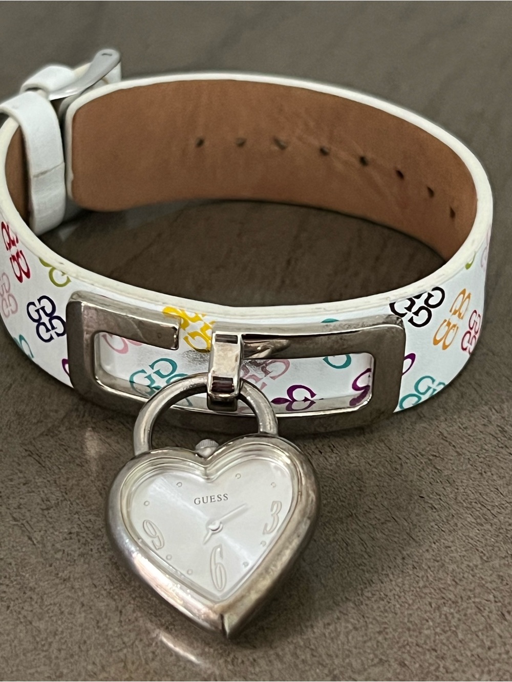 Vintage Guess White Pet Collar with Multicolor Logo and Heart Watch Charm